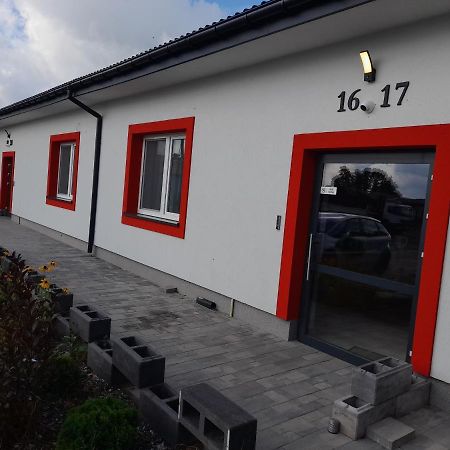 Czerwony Szafir Grodzisk Hostel Grodzisk Mazowiecki Exterior photo