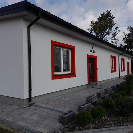 Czerwony Szafir Grodzisk Hostel Grodzisk Mazowiecki Exterior photo