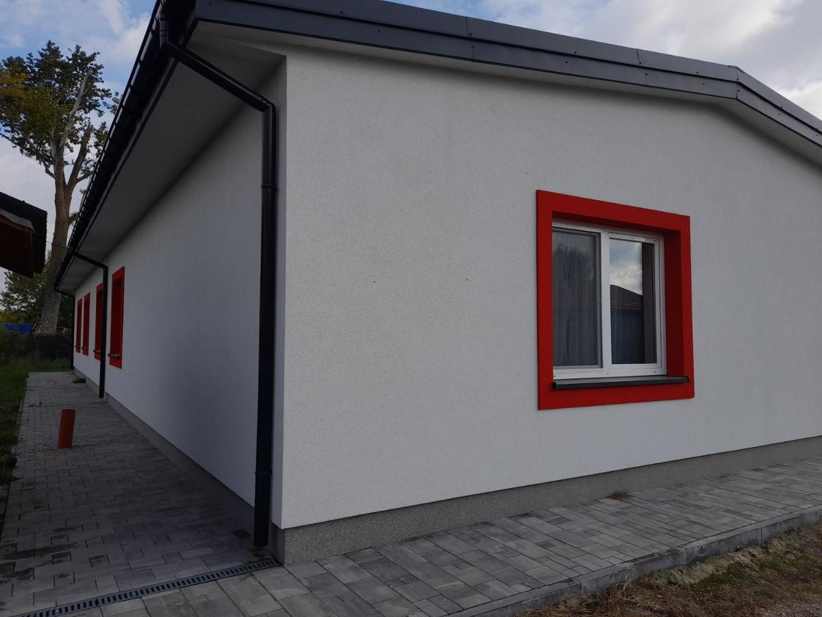 Czerwony Szafir Grodzisk Hostel Grodzisk Mazowiecki Exterior photo